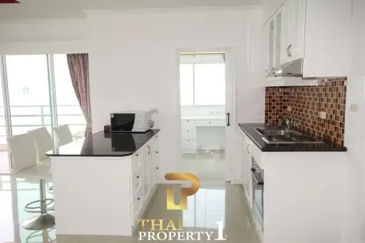 Sea view - Corner one bedroom unit for sale at View Talay 7