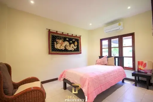 Contemporary 3-Bedroom Home 300 Meter To The Beach - Pak Nam Pran