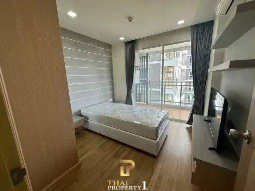 Modern Beachfront Condo 3 Bedrooms at Whale Marina Condominium - Na Jomtien