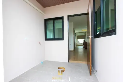 Special Price 4.39 M Pool Villa Townhouse for Sale in Bangsaray Sattahip