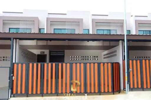 Special Price 4.39 M Pool Villa Townhouse for Sale in Bangsaray Sattahip