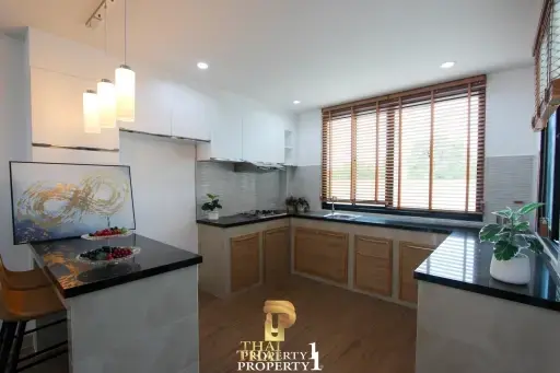 Special Price 4.39 M Pool Villa Townhouse for Sale in Bangsaray Sattahip