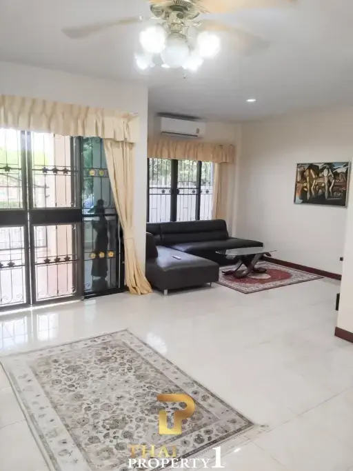 Pattaya Townhouse for Sale with Tenant Contract - Royal Green Park Village