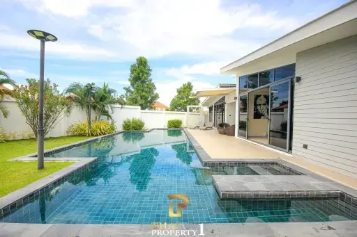 3 Bedroom Pool Villa At Moda Residences Tempo