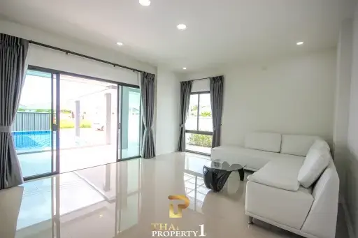 Charming New Modern 3 Bed Pool Villa - Cha Am