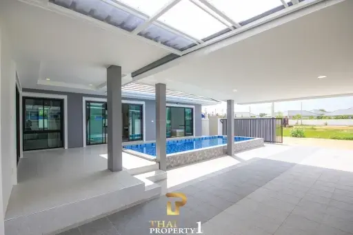 Charming New Modern 3 Bed Pool Villa - Cha Am