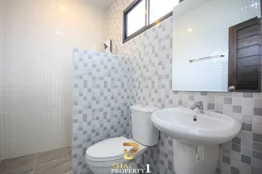 Charming New Modern 3 Bed Pool Villa - Cha Am