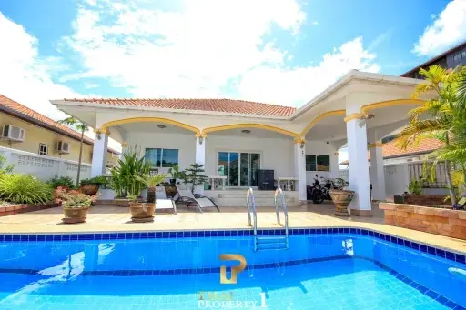 Central 3 Bedroom Pool Villa - Hua Hin Soi 94