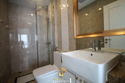 High Floor 2 Bedroom Condo for Sale in Jomtien at The Empire Tower Pattaya - Special Price 6.69M THB