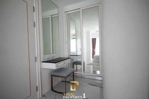 High Floor 2 Bedroom Condo for Sale in Jomtien at The Empire Tower Pattaya - Special Price 6.69M THB