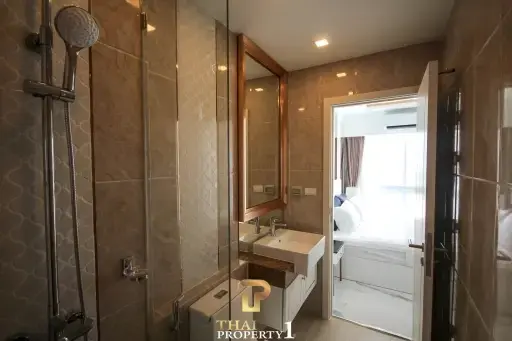 High Floor 2 Bedroom Condo for Sale in Jomtien at The Empire Tower Pattaya - Special Price 6.69M THB