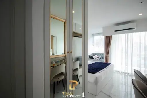 Studio Condo for Sale in Jomtien at The Empire Tower Pattaya - Special Price 2.19M THB