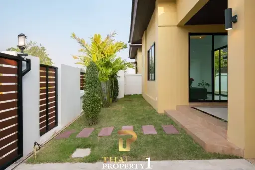 Customizable Pool Villa for Sale in Bang Saray - 5.4 M THB