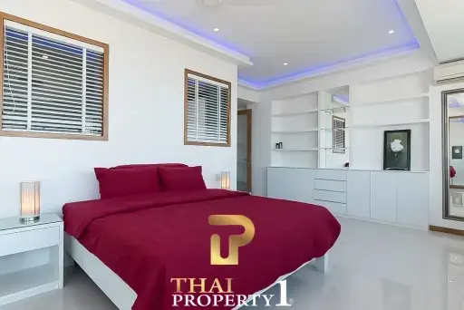 3-Bedroom Penthouse with Panoramic Sea Views - Foreign Ownership in Pratumnak Pattaya Thepthip Mansion