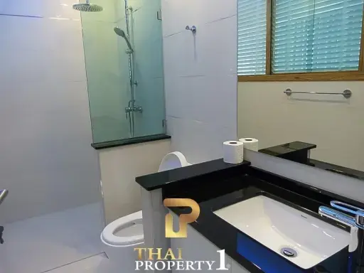 3-Bedroom Penthouse with Panoramic Sea Views - Foreign Ownership in Pratumnak Pattaya Thepthip Mansion