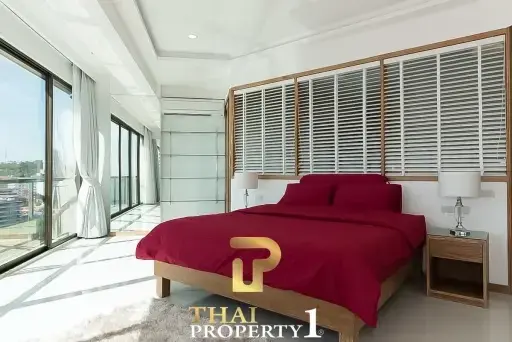 3-Bedroom Penthouse with Panoramic Sea Views - Foreign Ownership in Pratumnak Pattaya Thepthip Mansion