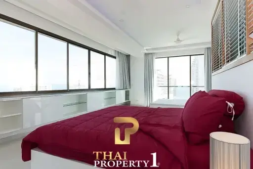 3-Bedroom Penthouse with Panoramic Sea Views - Foreign Ownership in Pratumnak Pattaya Thepthip Mansion