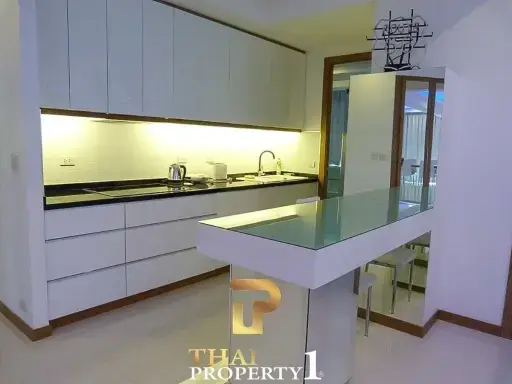 3-Bedroom Penthouse with Panoramic Sea Views - Foreign Ownership in Pratumnak Pattaya Thepthip Mansion