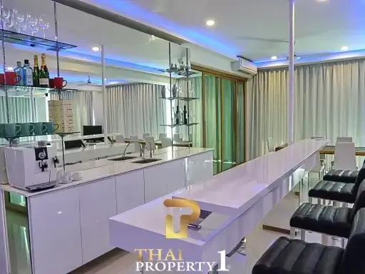 3-Bedroom Penthouse with Panoramic Sea Views - Foreign Ownership in Pratumnak Pattaya Thepthip Mansion