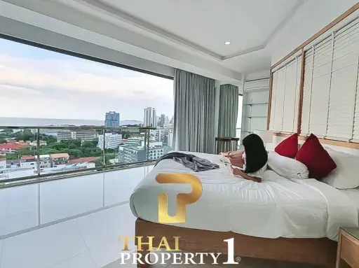 3-Bedroom Penthouse with Panoramic Sea Views - Foreign Ownership in Pratumnak Pattaya Thepthip Mansion