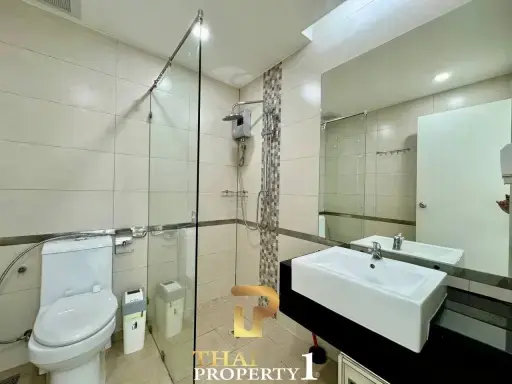 Condo for sale 2 bedroom in Siam Oriental Plaza, Pattaya