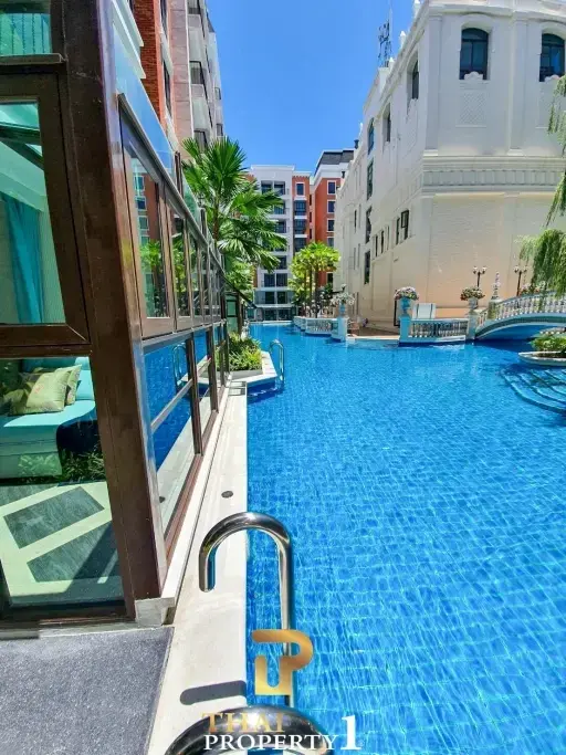 Spacious Pool Access 1 Bedroom Condo for Sale in Jomtien - Espana Condo Resort Pattaya