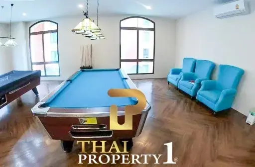 Spacious Pool Access 1 Bedroom Condo for Sale in Jomtien - Espana Condo Resort Pattaya