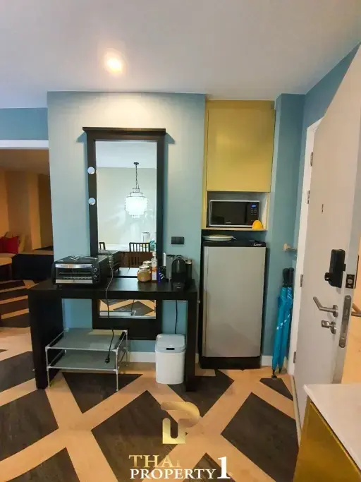 Spacious Pool Access 1 Bedroom Condo for Sale in Jomtien - Espana Condo Resort Pattaya