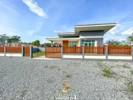 House For sale 2 bedroom 100 m² with land 328 m² , Pattaya