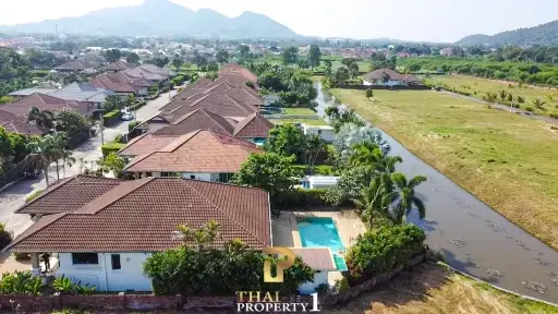 Elegant 3 Bedroom Pool Villa At Laguna Villa 2 Hua Hin