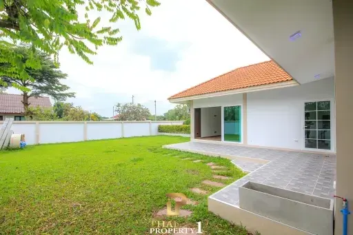 Freestanding Nicely Renovated 3 Bedroom House On Hua Hin Soi 70