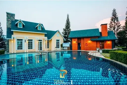 Lake View Townhouse for Sale in Na Jomtien - Bristol Park Pattaya