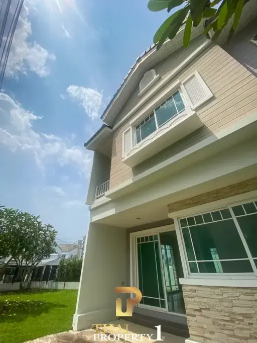 Lake View Townhouse for Sale in Na Jomtien - Bristol Park Pattaya