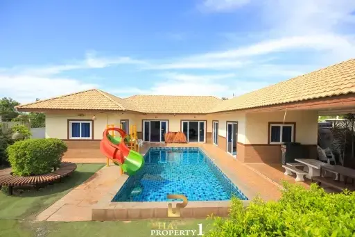 4 Bedroom Private Pool Villa for Sale in Huay Yai, Pattaya