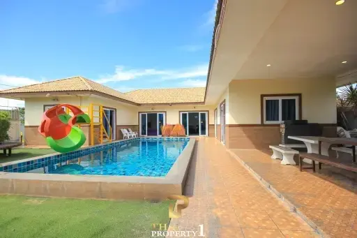 4 Bedroom Private Pool Villa for Sale in Huay Yai, Pattaya