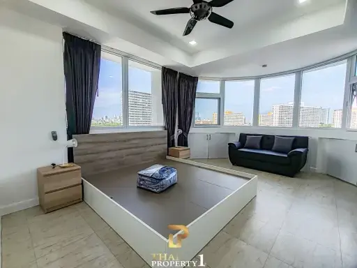 Seaview 2 Bedroom for Sale in Jomtien Complex Condominium