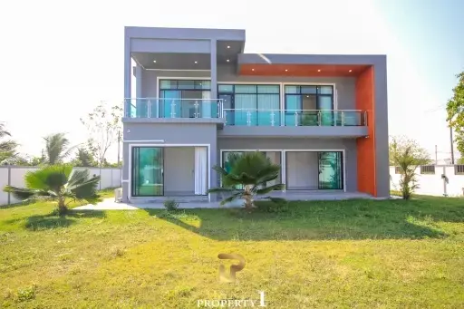 Modern 2-Storey Home On 1,064 SQ.M. Plot - Black Mountain Area Hua Hin