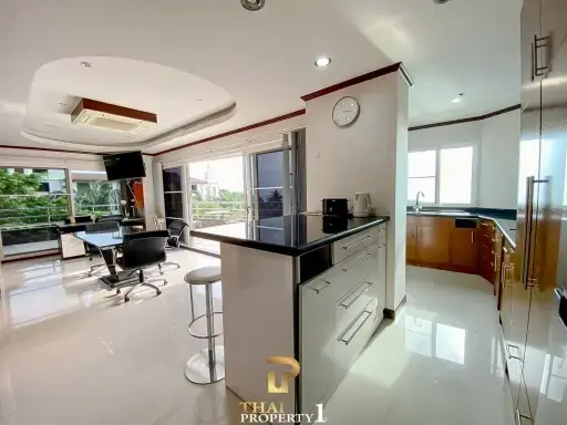 For Sale Foreign Name 2 Sea View Condo at View Talay 3A Pratumnak Pattaya