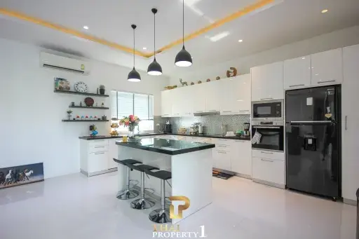 Delightful Modern Luxury 3 Bedroom Pool Villa - Hua Hin Soi 88