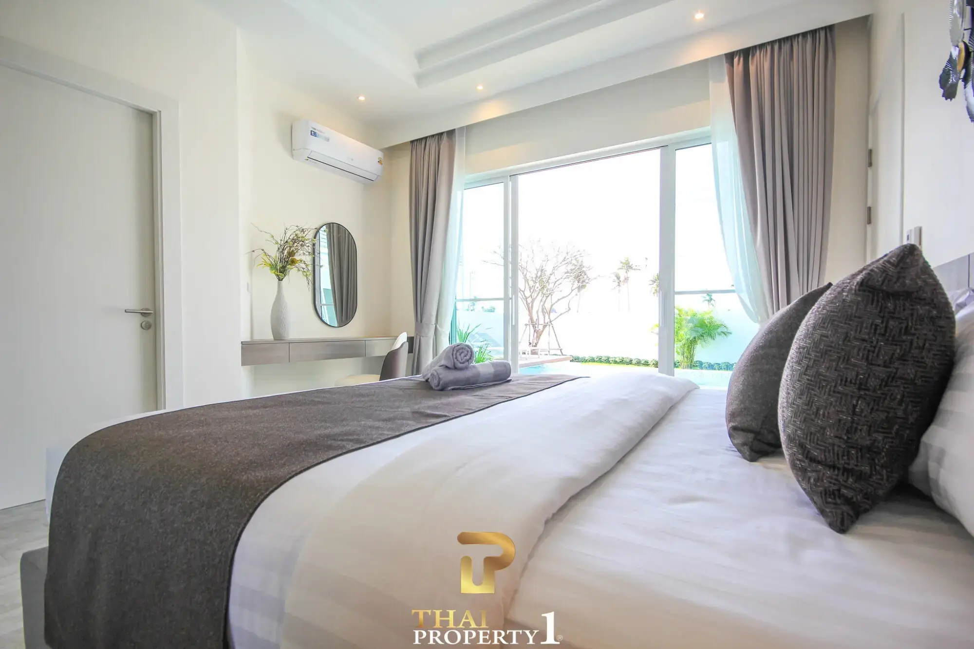 New Elegant 3 Bedroom Pool Villa - EEden Luxe Hua Hin