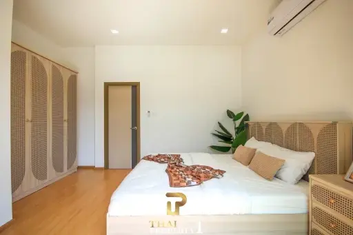 New Modern Central 3 Bedroom Pool Villa - Hua Hin Soi 102