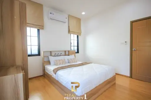 New Modern Central 3 Bedroom Pool Villa - Hua Hin Soi 102