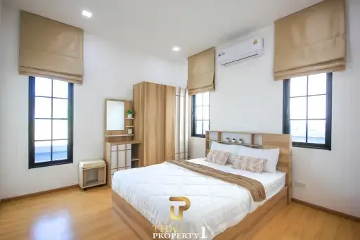 New Modern Central 3 Bedroom Pool Villa - Hua Hin Soi 102