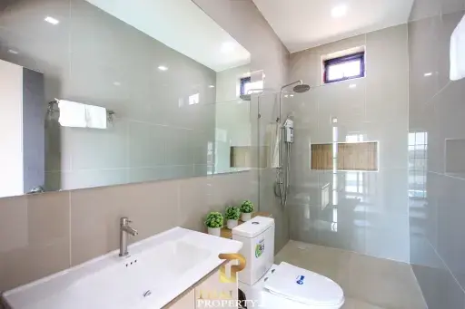 New Modern Central 3 Bedroom Pool Villa - Hua Hin Soi 102