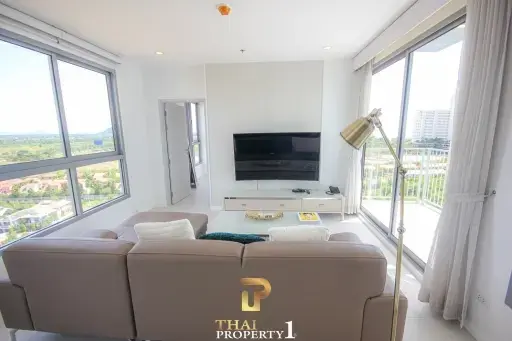 Stunning Sea &amp; Mountain View 2 Bed Beach Condo - Cha Am