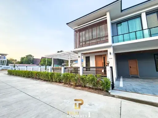 Freestanding 2-Storey Pool Villa for Sale in Huai Yai Soi K9