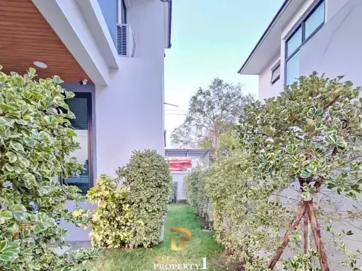 Freestanding 2-Storey Single House for Sale in Huai Yai Soi K9