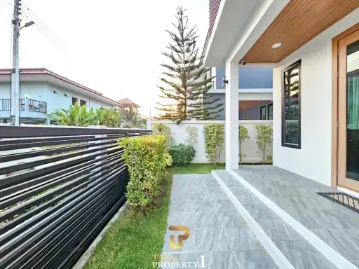 Freestanding 2-Storey Single House for Sale in Huai Yai Soi K9