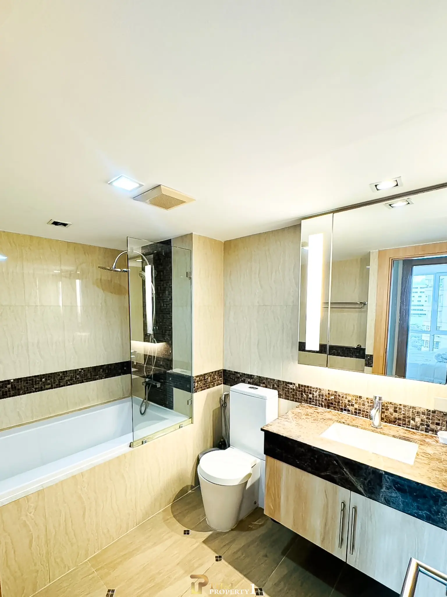 Foreign Name 1 Bedroom Condo for Sale at The Cliff Pratumnak Pattaya