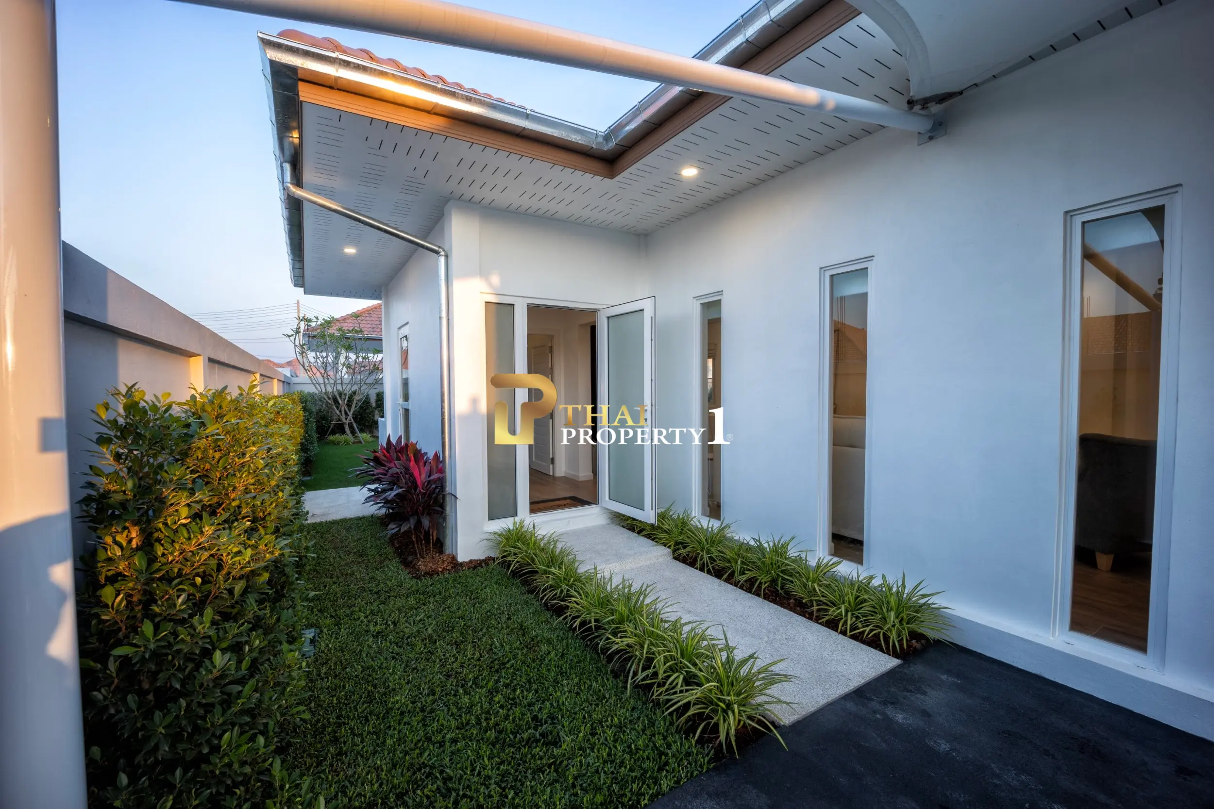 Mali Bua - Spacious Single-Story Villa with Private Pool in Quiet Hua Hin Neighborhood